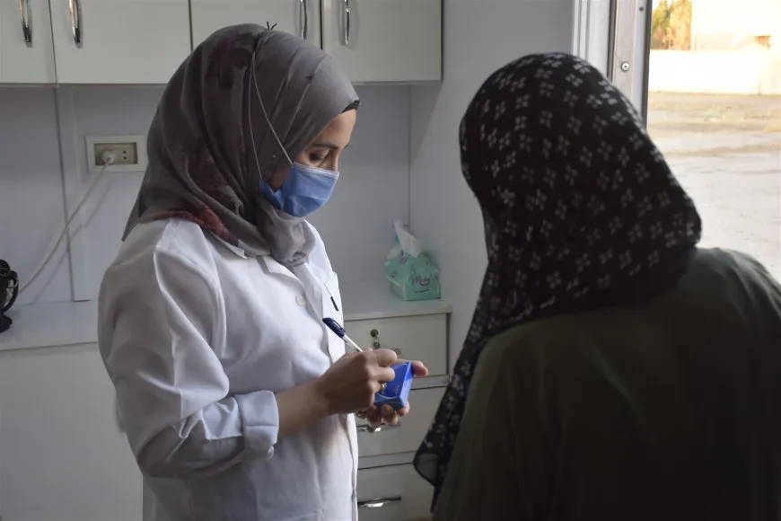 عيادة آري المتنقلة تقدم الرعاية الصحية للأطفال والنساء