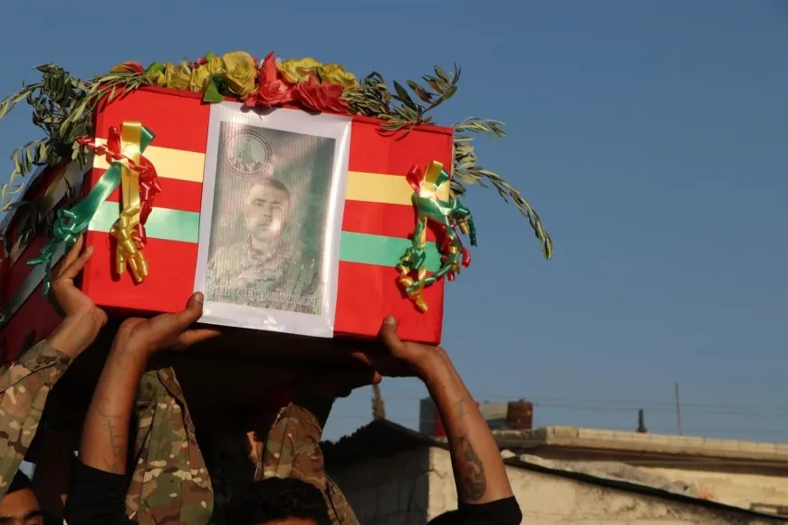 تشييع جثمان الشهيد جكدار كوباني ومراسم غيابية للشهيد دلسوز راجو