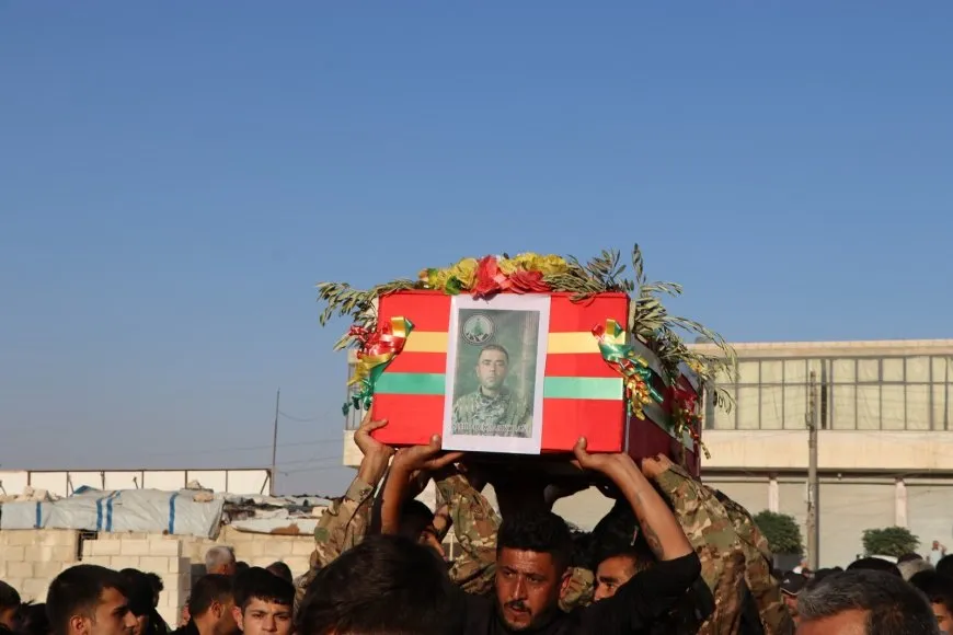 تشييع جثمان الشهيد جكدار كوباني ومراسم غيابية للشهيد دلسوز راجو