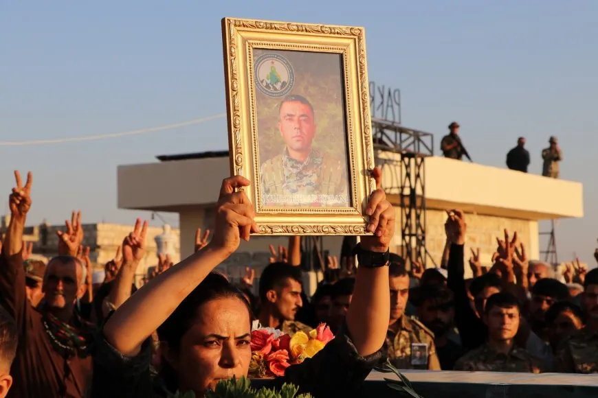 تشييع جثمان الشهيد جكدار كوباني ومراسم غيابية للشهيد دلسوز راجو