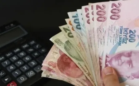 الليرة التركية ما زالت  تواصل انخفاضها