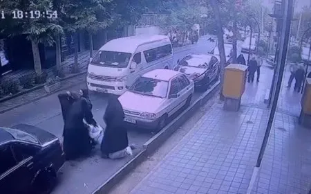 إصابات بالغة.. فيديو اعتقال فتاة أمام المارة في طهران