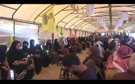 تقديم واجب العزاء لذوي الشهيد علي خضر ظاهر