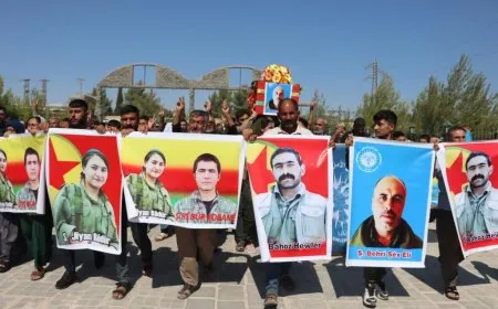تشييع جثمان عضو من قوى الأمن الداخلي في كوباني ومراسم غيابية لأربعة مقاتلين