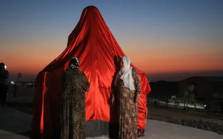 إزالة الستار عن نصبيين تذكاريين بالحسكة لقادة رسخوا حياتهم في سبيل كردستان