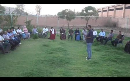 "ليصل الإنسان إلى الإيديولوجية الصحيحة عليه قراءة كتب القائد"