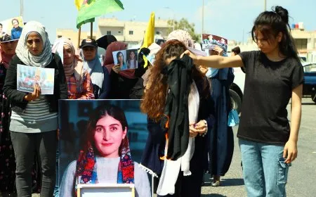 مشهد تمثيلي يعبّر عن الرفض القاطع لقرار الإعدام في إيران