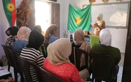 نساء يوصين بقراءة كتاب "كيف نعيش"