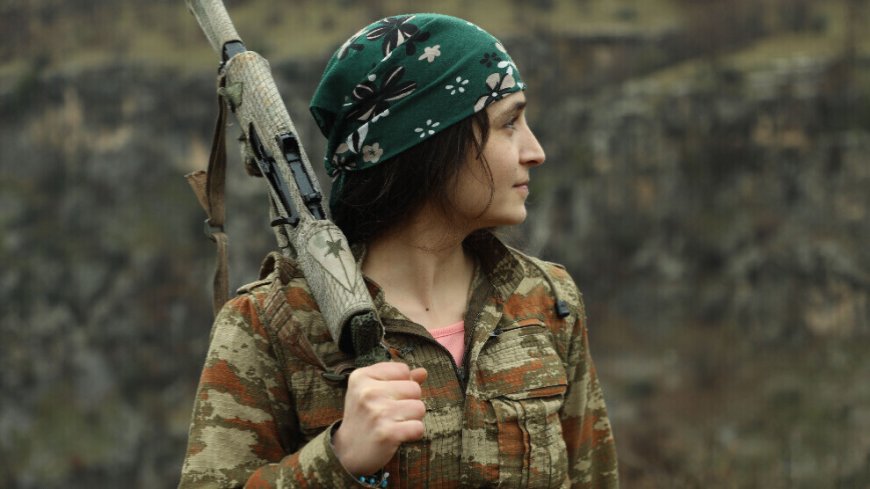 مقاتلات وحدات المرأة الحرة – ستار تقضي على جندي تركي