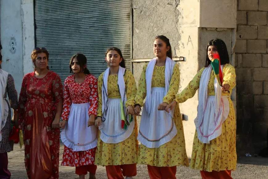 فنانون يستنكرون قمع السلطات التركية للثقافة والفن الكردي في باكور كردستان