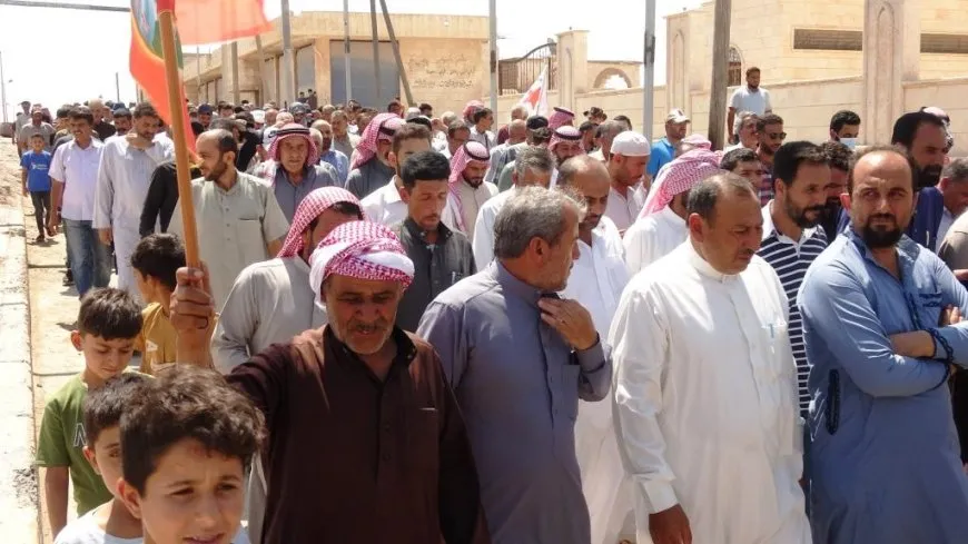 مظاهرات شعبية في مقاطعة الفرات ضد الهجمات الأخيرة على مقاطعة دير الزور