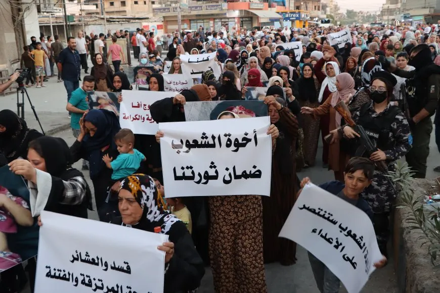 تظاهرة في قامشلو رداً على الهجمات وارتكاب المجازر في دير الزور