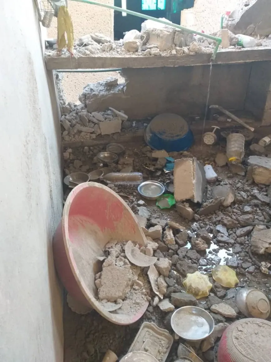 منازل مدمرة وأثاث متناثر نتيجة قصف قوات حكومة دمشق لدير الزور 