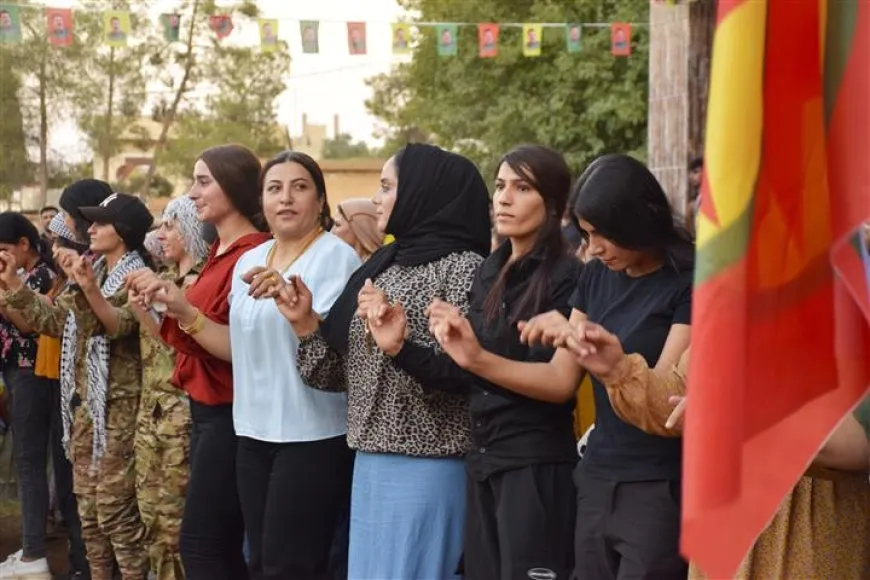 أهالي إقليم شمال وشرق سوريا وحلب يحتفلون بذكرى قفزة 15 آب