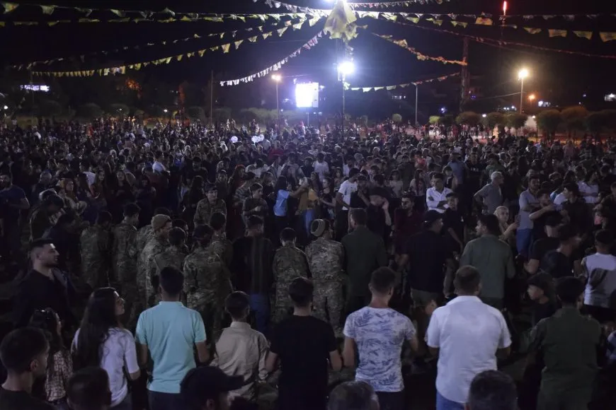 أهالي إقليم شمال وشرق سوريا وحلب يحتفلون بذكرى قفزة 15 آب