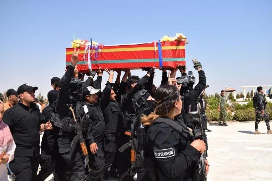 تشييع جثمان عضو قوى الأمن الداخلي الشهيد غزال الشيخ