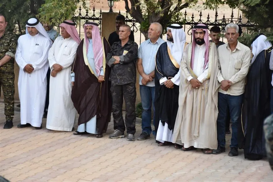 جثمان مقاتل من قوات سوريا الديمقراطية يوارى الثرى في الحسكة