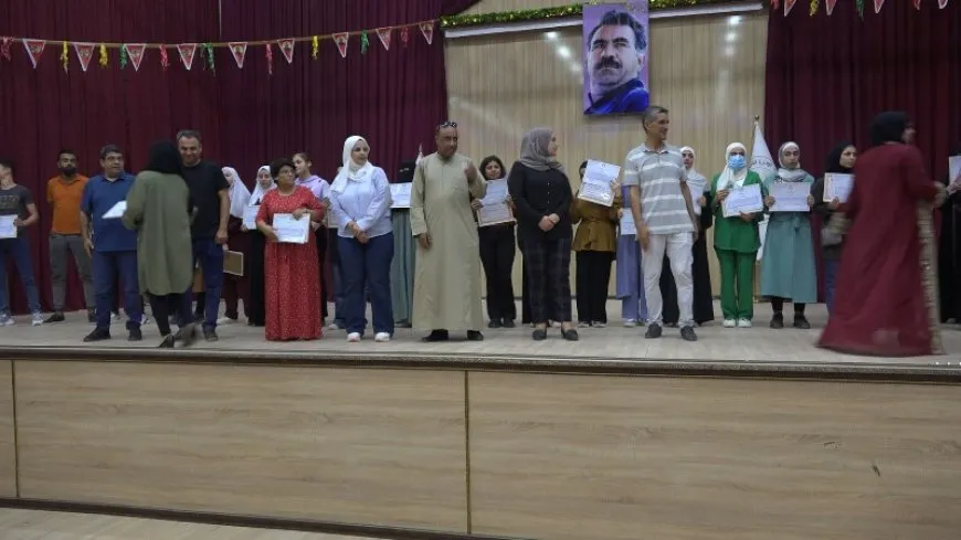 التربية والتعليم في الطبقة تكرّم الناجحين في الشهادتين الإعدادية والثانوية