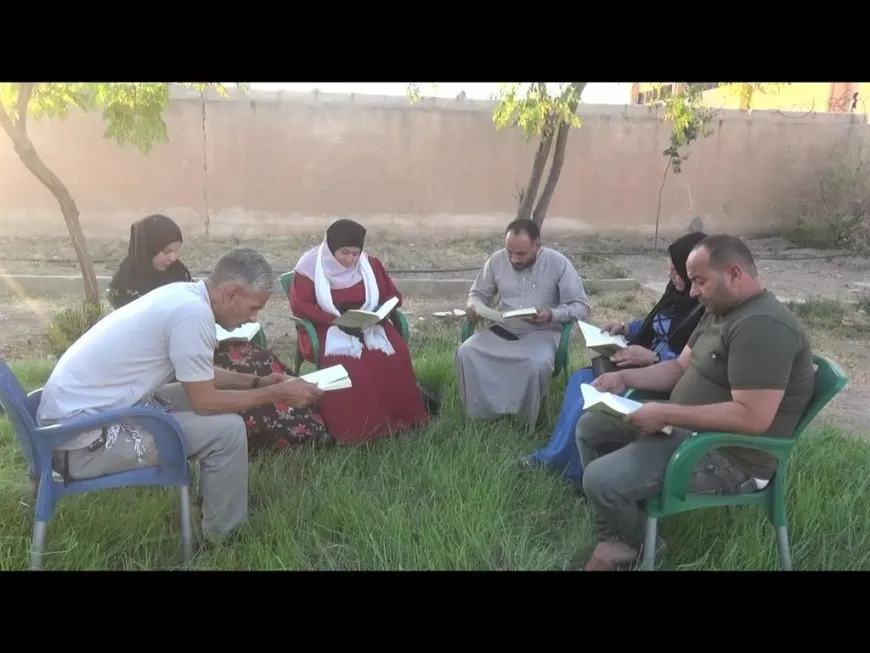 "ليصل الإنسان إلى الإيديولوجية الصحيحة عليه قراءة كتب القائد"