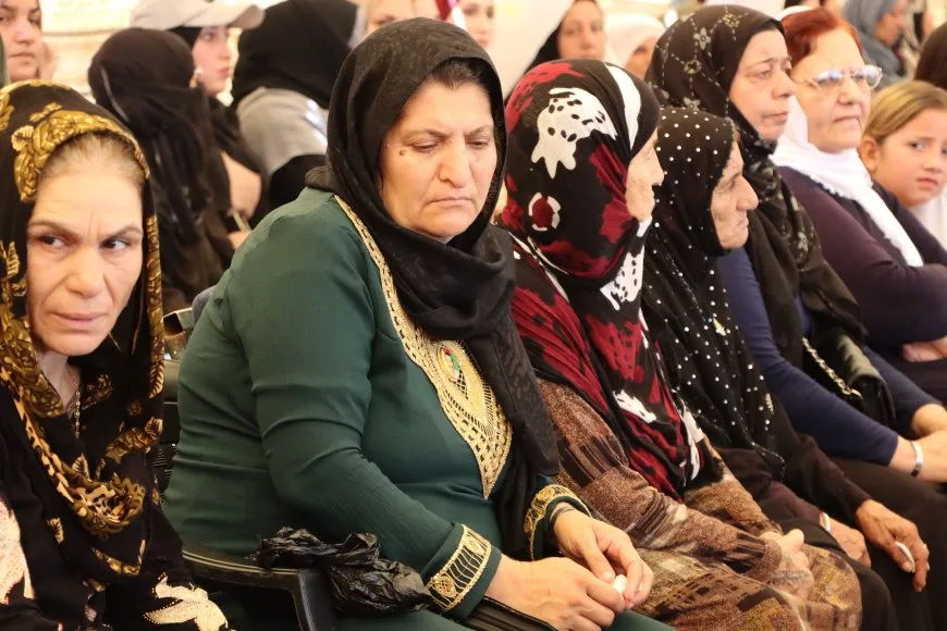 تقديم واجب العزاء لذوي الشهيد عامر أحمد