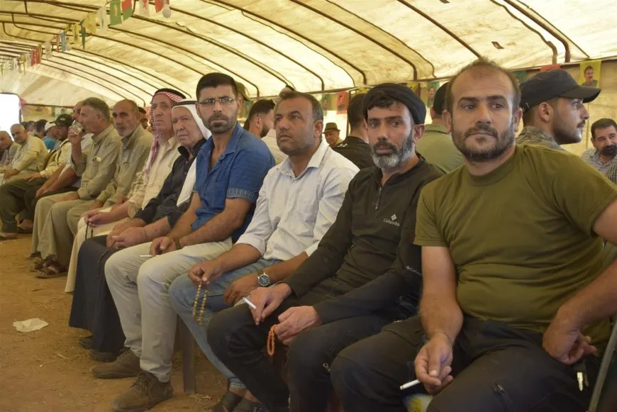 تقديم واجب العزاء لذوي مقاتل قسد دلخواز حسكة
