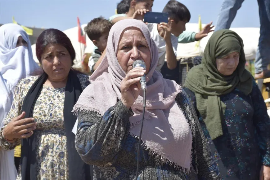 تقديم واجب العزاء لذوي مقاتل قسد دلخواز حسكة