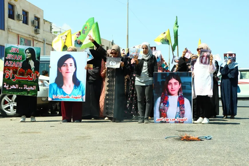 مشهد تمثيلي يعبّر عن الرفض القاطع لقرار الإعدام في إيران