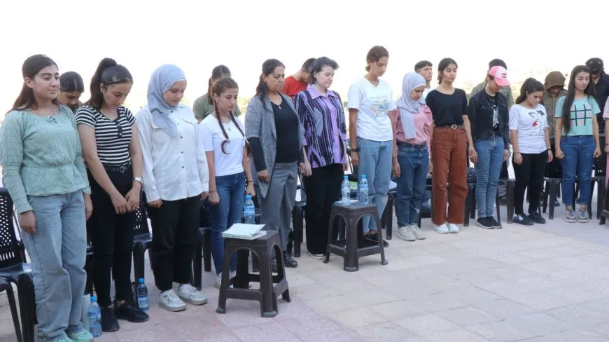 حركة الشبيبة الثورية تبحث مواضيع من مرافعات القائد أوجلان مع أطراف أخرى