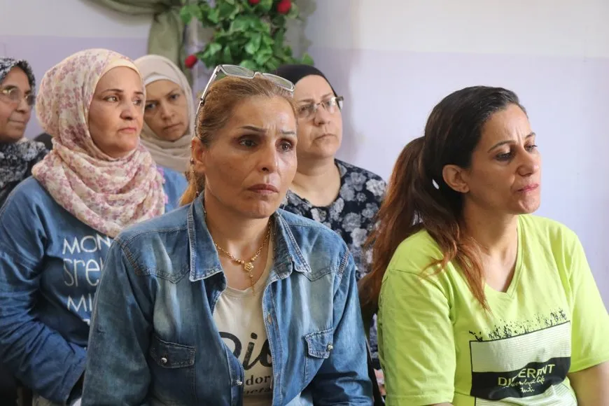 نساء يوصين بقراءة كتاب "كيف نعيش"