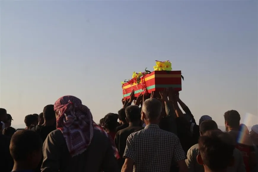 أهالي عامودا يشيعون جثمان الشهيد هاني خلف إلى مثواه الأخير