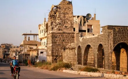 إصابة 6 أشخاص إثر انفجار عبوة ناسفة بموكب محافظ درعا