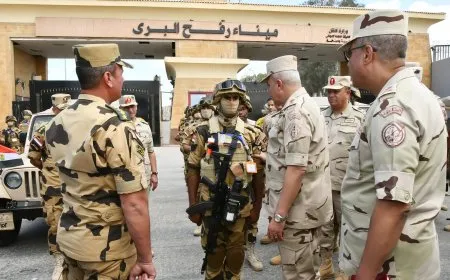 رئيس أركان الجيش المصري يقوم بزيارة مفاجئة لحدود قطاع غزة