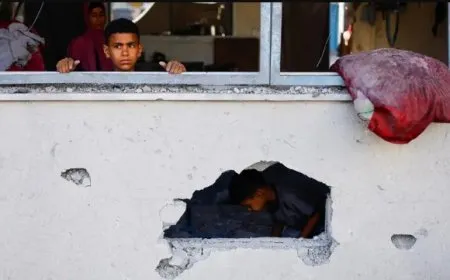 مقتل 18 شخصاً في قصف إسرائيلي على غزة بينهم 6 من موظفي الأونروا