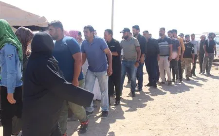 تقديم واجب العزاء لذوي شهيد قوات الحماية الذاتية فيصل الحسن
