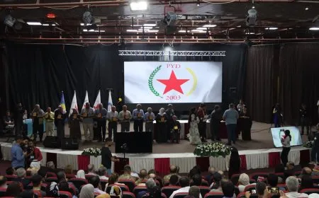 PYD يقدّم دروعاً تكريمية لعوائل شهداء الحزب خلال مؤتمره الـ 10