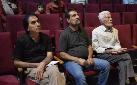 عرض مسرحية 'Çirîsk' في قامشلو