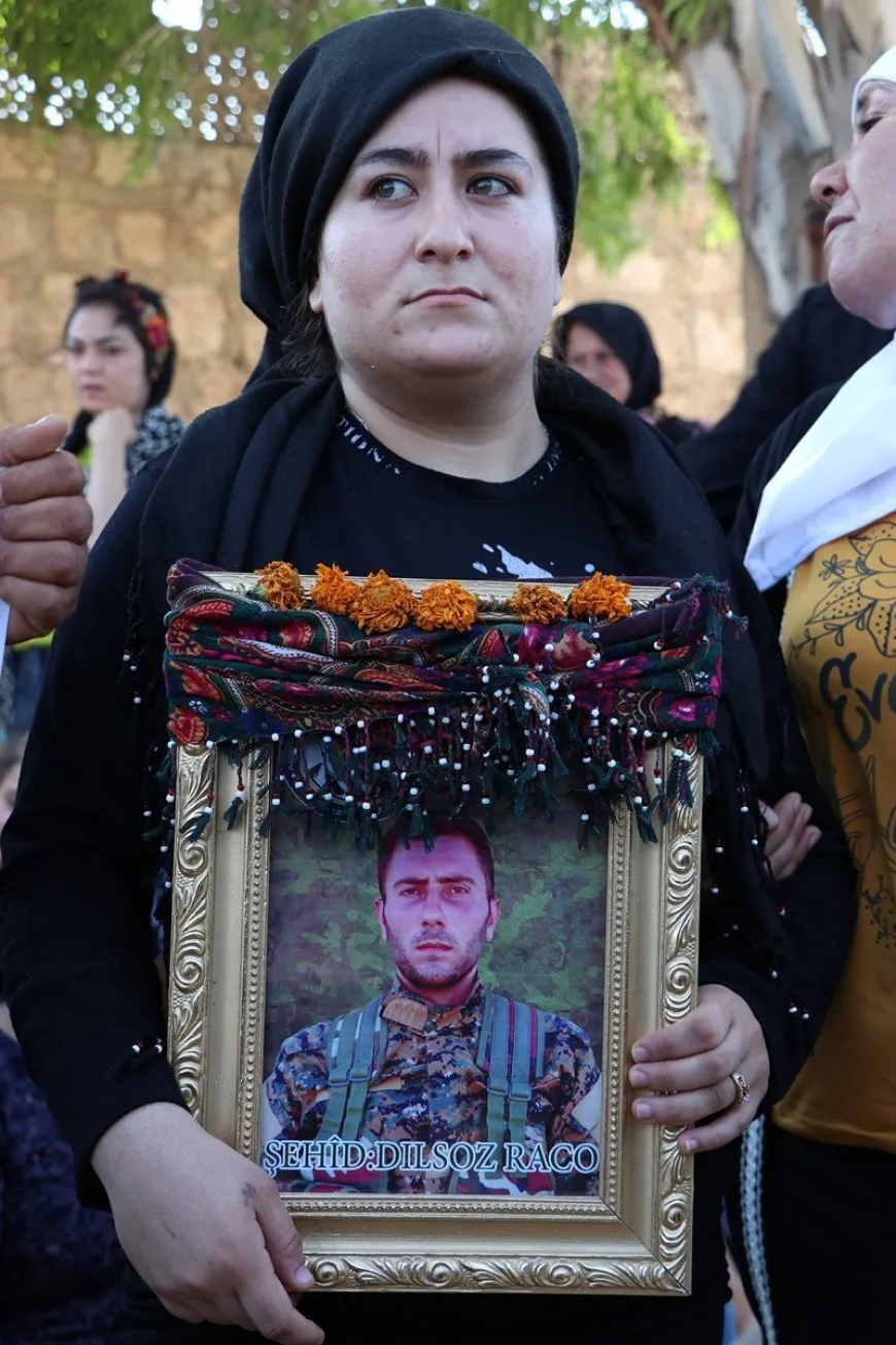 أهالي عفرين والشهباء يستقبلون جثمان الشهيد دلسوز راجو