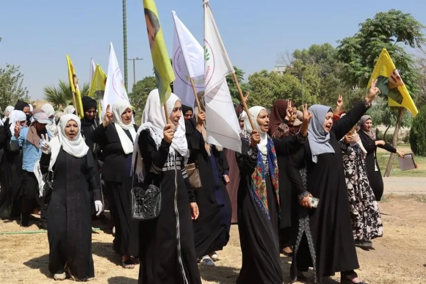 خيمة اعتصام في الرقة تنديداً بهجمات الاحتلال التركي