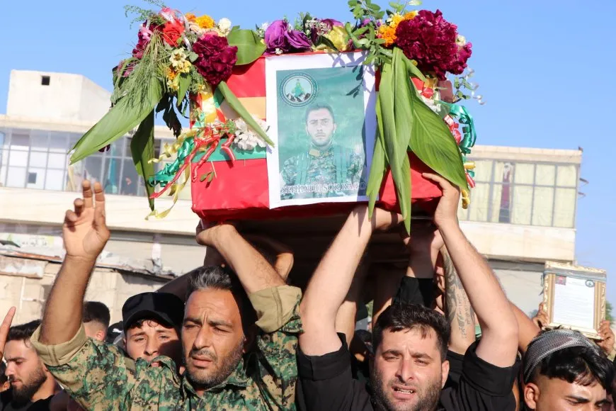 أهالي عفرين والشهباء يودعون الشهيد دلسوز راجو