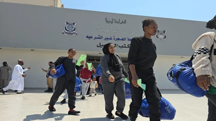 خفر السواحل الليبي يعيد 64 مهاجراً كانوا في طريقهم إلى أوروبا
