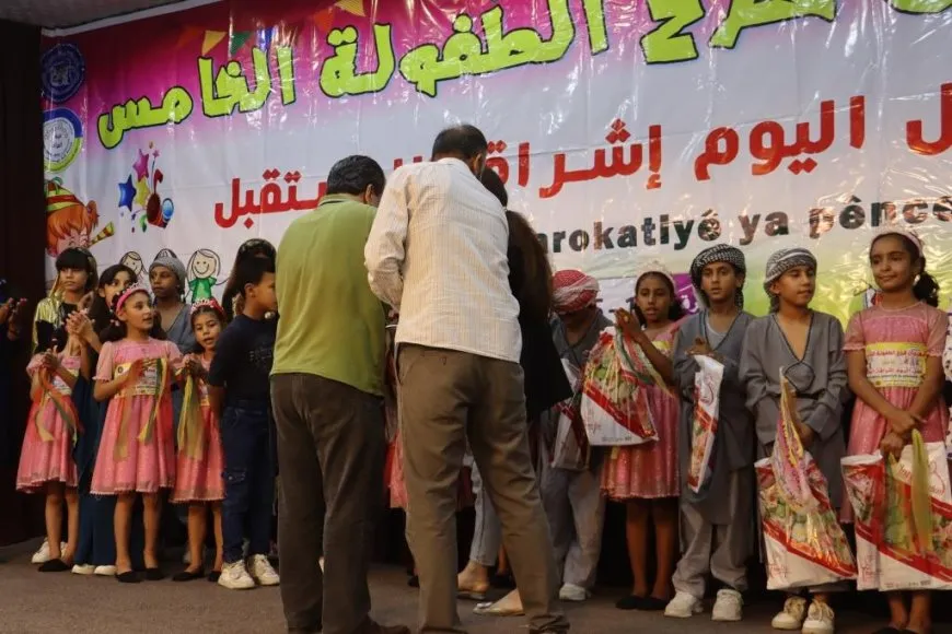 تكريم الأطفال المشاركين في مهرجان الطفولة الخامس بالرقة