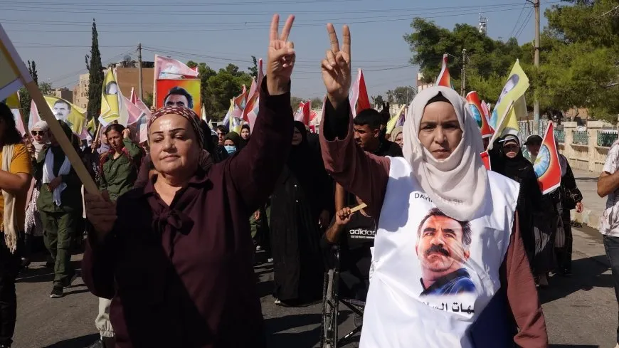 تنديد بنظام التعذيب والإبادة بحق القائد عبد الله أوجلان في الطبقة