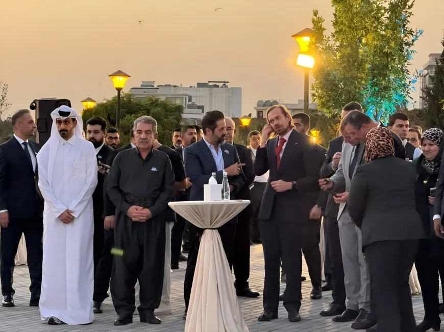 نصبٌ تذكاريٌّ في السليمانية لأسماء شهداء الإعلام الحر كلستان وهيروا وودات