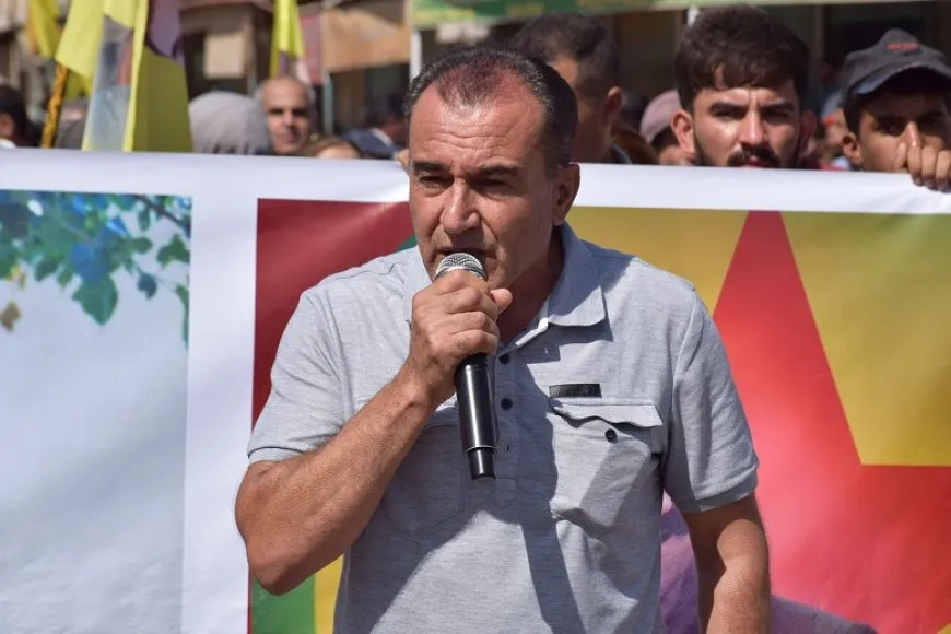 مسيرة حاشدة في مقاطعة الجزيرة مطالبة بحرية القائد عبدالله أوجلان