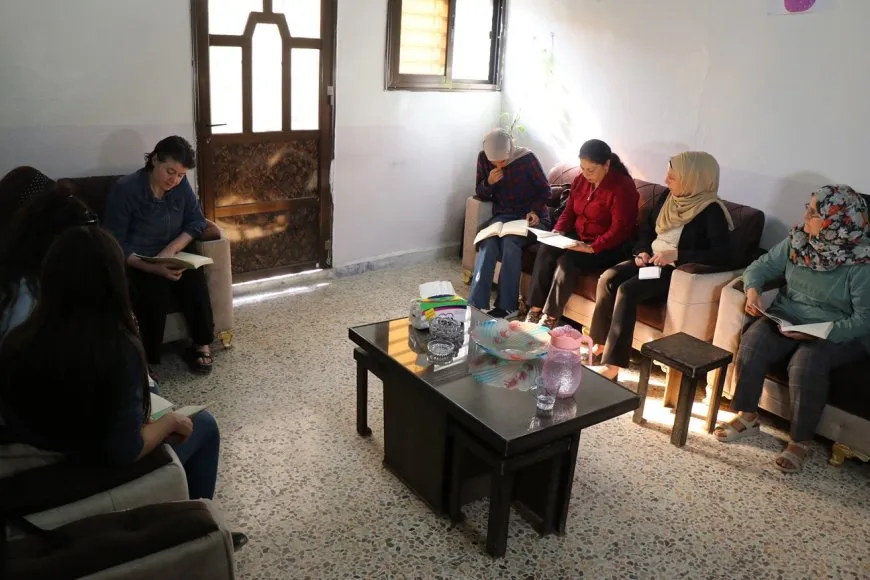 قارئات سوسيولوجيا الحرية.. الوعي والإدراك ينقذان المجتمعات من مصائد الأنظمة الحاكمة 