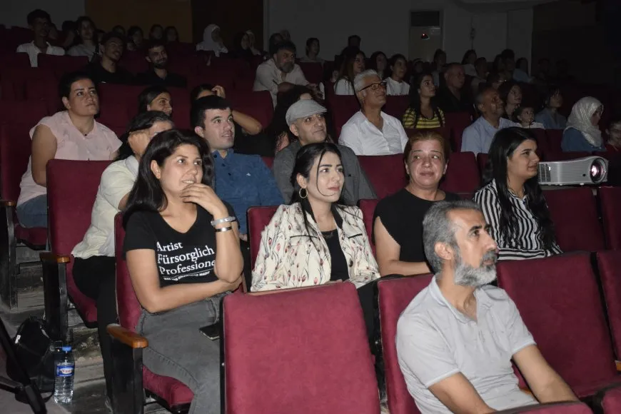 عرض البرنامج الاجتماعي Pîne3 في قامشلو