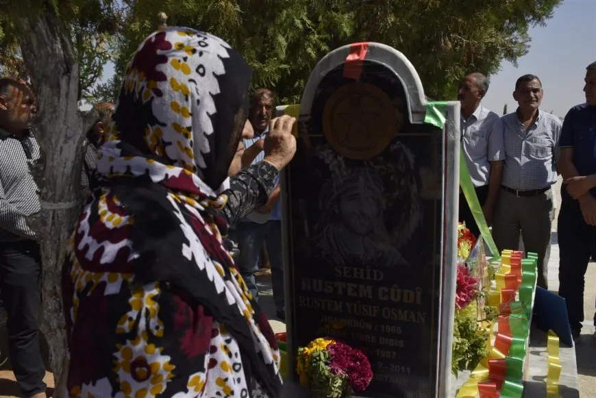 في السنوية الـ 13 لاستشهاده.. استذكار القيادي رستم جودي على ضريحه