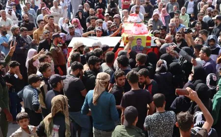 تشييع جثمان مقاتل قسد علي العوض إلى مثواه الأخير