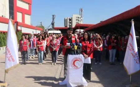 الهلال الأحمر الكردي يطلق حملة إنسانية من أجل الوافدين من لبنان 