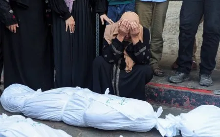مقتل وإصابة 117 شخصاً بقصف إسرائيلي على مسجد ومدرسة وسط غزة